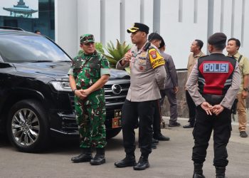 Sinergitas TNI-POLRI Amankan Kunjungan Presiden RI Ke -5 Di Blitar