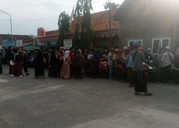 Ojek merajalela di kadilangu demak ,,,aparat polri terdiam adanya ojek tanpa ijin di kadilangu demak,