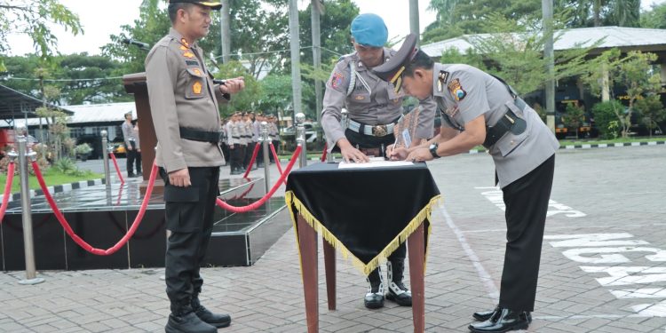 Kapolres Nganjuk Pimpin Sertijab Kasat Intelkam, Kasat Reskrim, dan Kapolsek Ngetos