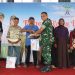 Semangat Gapoktan Dan Warga Kelurahan Klampok Rayakan Panen Padi Bersama Forkopimda Kota Blitar