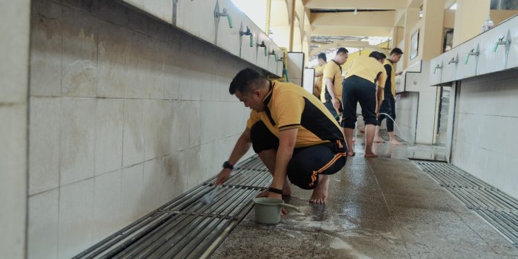 Sambut Hari Bhayangkara ke-79, Polres Jombang dan Polsek Jajaran Gelar Bakti Religi di Berbagai Tempat Ibadah