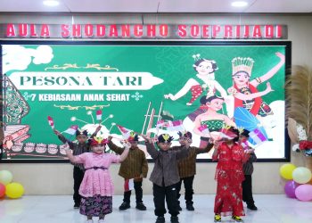 Ketua Yayasan Kartika Jaya Koordinator Kodim 0808 Hadiri Pentas Seni Para Murid TK Sejajaran Kodim 0808/Blitar