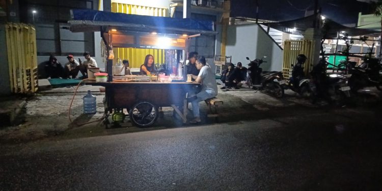 Pedagang Angkringan Keluhkan Pembatasan Jam sampai pukul 23:00, Pendapatan Mines