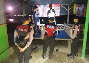 Polres Kediri Kota Rutin Gelar Patroli Dinihari, Temukan Miras Dan Pelajar SMP Yang Masih Nongkrong.Kasat Samapta: Beri Edukasi Bukan Sanksi!!
