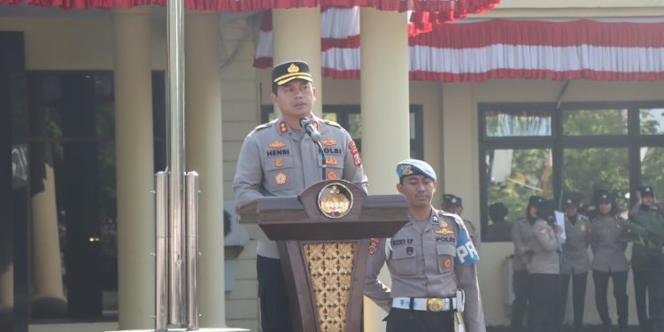 Kapolres Nganjuk Apresiasi 30 Personel Berprestasi Ungkap Sejumlah Kasus Menonjol pada Apel Jam Pimpinan