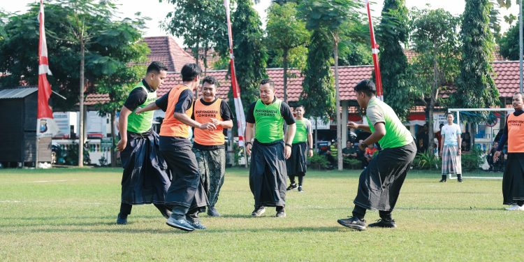 Meriahkan HUT Kemerdekaan RI ke-80, Polres Jombang Gelar Pertandingan Mini Soccer (Sepakbola Sarung)