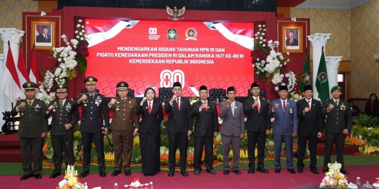 Dandim 0808 Bersama Forkopimda Kota Blitar Ikuti Pidato Kenegaraan Jelang HUT Ke – 80 RI Secara Virtual