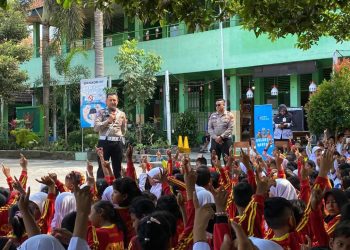 Polantas Menyapa” Upaya Humanis Satlantas Polres Kediri Edukasi Keselamatan Lalu Lintas Siswa SDN Sukorejo 