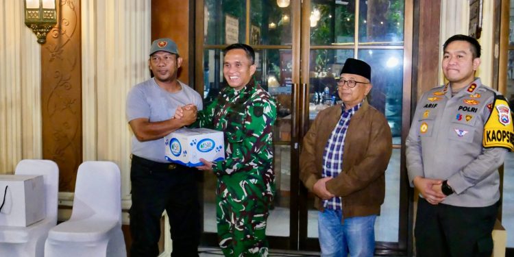 Kesiapsiagaan Kamtibmas, Gelar Pam Swakarsa Bersama Kodim 0808 Dan Forkopimda Blitar
