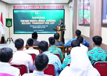 Gelar Penyuluhan Dan pemeriksaan Kesehatan, Kodim 0808 Sosialisasi Bahaya Miras, Narkoba, HIV/AIDS, Pornografi Dan LGBT Kepada Keluarga TNI