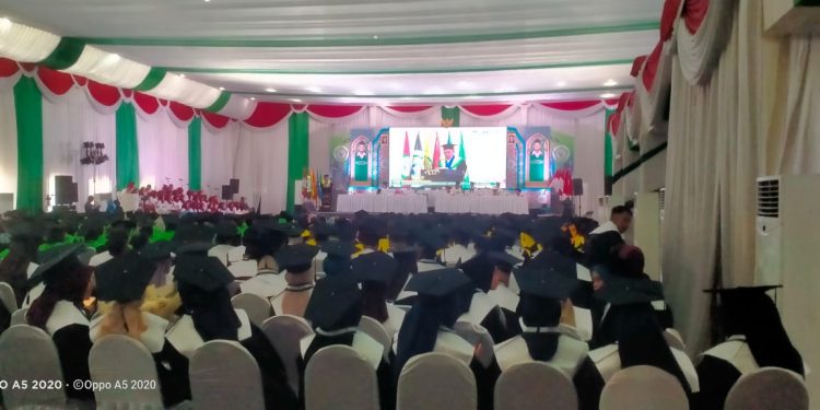 UNWAHA Jombang Wisuda Sarjana S-1 Sebanyak 561 Tahun Akademik 2024/2025