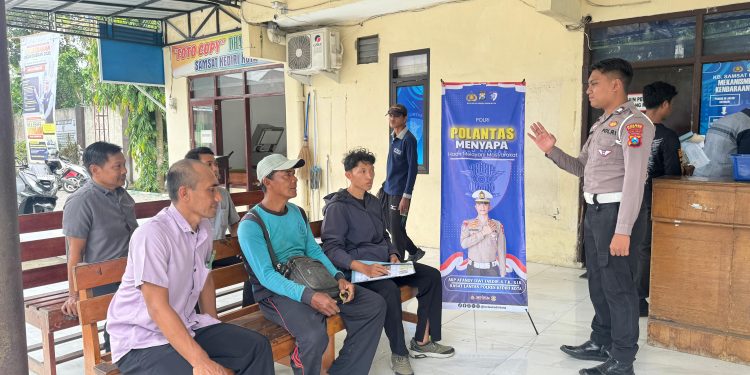 Cara Baru di KB Samsat Kediri Kota Hadir Lebih Dekat dan Humanis Di Tengah Masyarakat ,Melalui ” Polantas Menyapa”