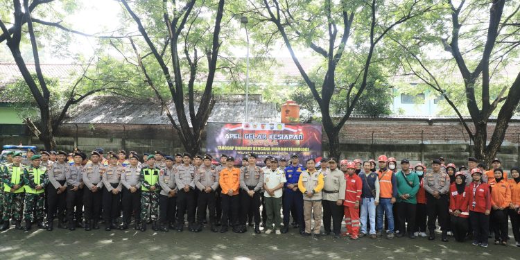 Polres Kediri Kota Gelar Apel Kesiapan Tanggap Darurat Bencana Hidrometeorologi Tahun 2025