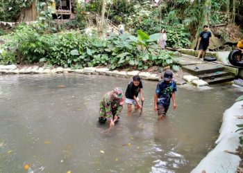 Babinsa Bendowulung Ajak Warga, Jaga Kebersihan Dan Kelestarian Sumber Mata Air