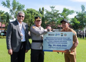 Kapolres Kolaborasi dengan BRI Cabang Jombang Salurkan Bantuan TJSL Berupa Mesin Pengering Jagung untuk Para Petani