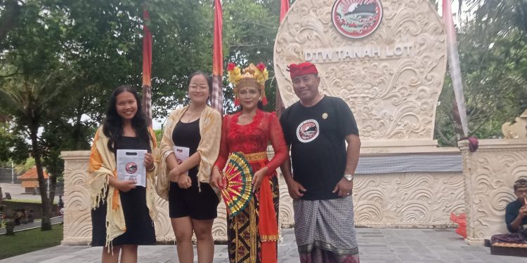 Kunjungan Wisatawan Membludak Situasi Tahun Baru Tanah Lot Aman