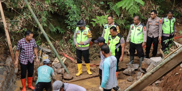 Polri Hadir untuk Masyarakat: Pembangunan Jembatan Claket Tohkuning Resmi Dimulai