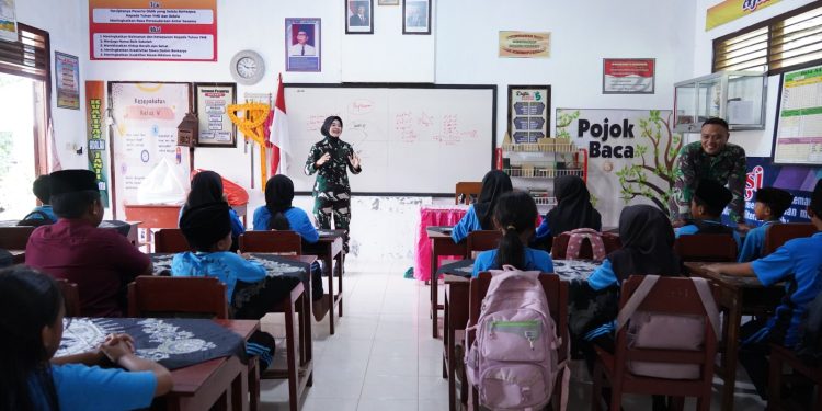 Sasar Program Non Fisik Satgas TMMD Berikan Wasbang Serta Tanamkan Kedisiplinan Di Sekolah Dasar