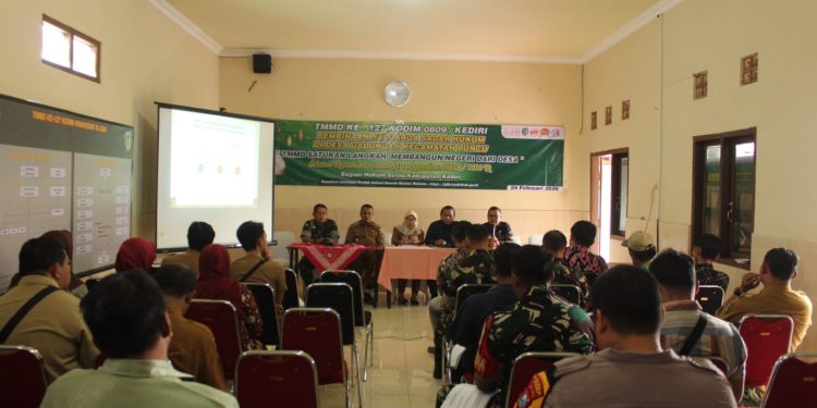 TMMD ke-127 Kodim 0809/Kediri Wujudkan Desa Tertib Hukum Melalui Penyuluhan di Posko TMMD Gadungan