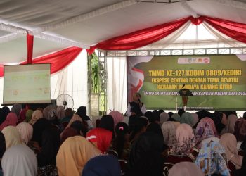 300 Warga di Tiga Kecamatan Terima Sembako dalam TMMD ke-127 Kediri