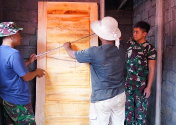 Kemanunggalan TNI Dan Rakyat, TMMD Ke 127 Kodim 0808/Blitar Bangun RTLH Warga Desa Krisik