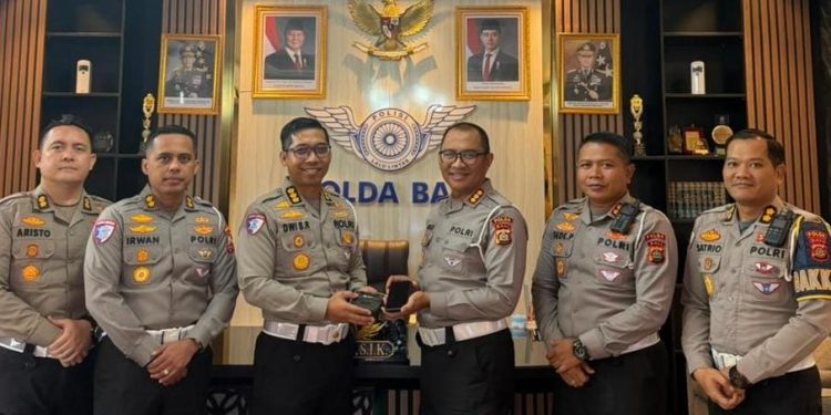 Korlantas Polri Distribusikan ETLE Mobile Handheld di Polda Bali Perkuat Penegakan Hukum Lalin Berbasis Digital