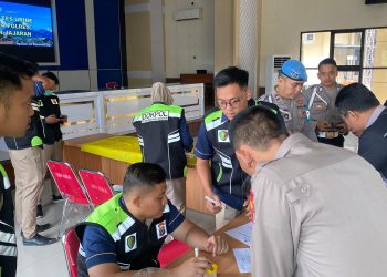 Tegas dan Bersih! Puluhan Personel Polres Nganjuk Jalani Tes Urin Mendadak, Pastikan Bebas Narkoba