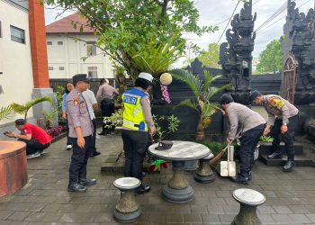 Jaga Estetika dan Kebersihan Mako, Polsek Tabanan Gelar Gerakan “AS