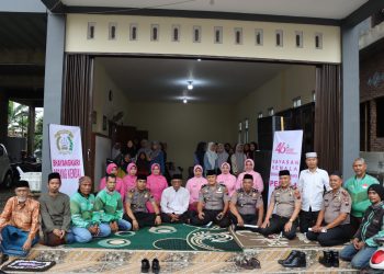 Polres Kendal Bersama Grab dan Bhayangkari Berbagi Takjil di Ponpes Al-Hidayah