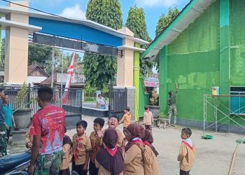 Kedekatan Satgas TMMD Kodim Kediri dengan Siswa Warnai Aktivitas di SDN Gadungan 4