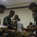 Satgas TMMD ke-127 dan Warga Gadungan Buka Puasa Bersama, Perkuat Kemanunggalan TNI-Rakyat