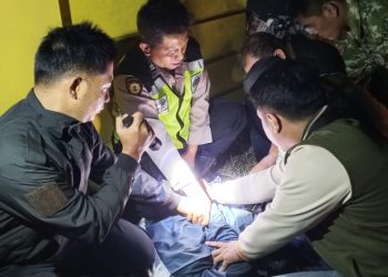 Polisi Evakuasi ODGJ yang Mengamuk di Adimulyo, Sempat Ancam Warga dengan Senjata Tajam