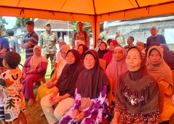 Ratusan Warga Antusias Ikuti Pengobatan Katarak Gratis pada Penutupan TMMD ke-127 di Kediri