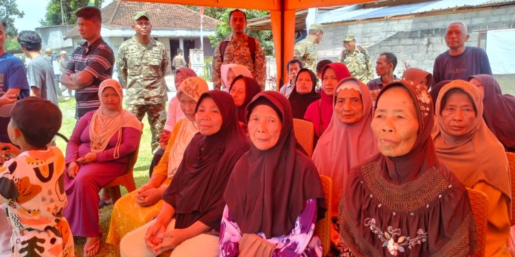 Ratusan Warga Antusias Ikuti Pengobatan Katarak Gratis pada Penutupan TMMD ke-127 di Kediri