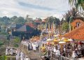 Ribuan Pemedek ikuti Upacara Melasti Desa Adat Beraban Ke Pantai Tanah Lot