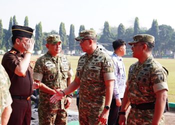 Kunker Asrenum Panglima TNI Di Dampingi Dandim 0808/Blitar Tinjau KDKMP Di Blitar
