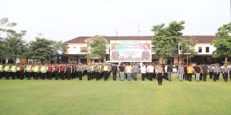 Polres Jombang Gelar Apel Pengamanan Pengesahan Warga Baru PSHT Parluh 2016