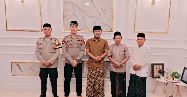 Jaga Kamtibmas Lewat Pendekatan Sosioreligi, Tiga Pilar Tarokan Kompak Hadiri Pengajian Rutin di Kaliboto
