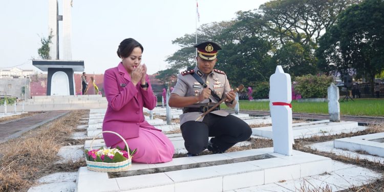 Kawal Hingga Fajar, Kabag Ops Polres Kediri Kota Pastikan Rombongan PSHT Melintas Kediri Kota Aman