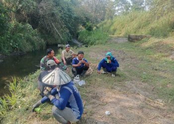 Perkuat Kemanunggalan, Babinsa Rejosari Serka Mubarok Gelar Komsos Penggalangan Bersama Warga