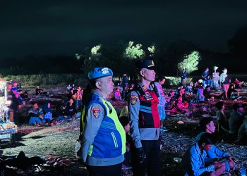 Humanis di Tengah Pengamanan Giat Masyarakat, Kapolsek Tarokan Sampaikan Imbauan Kamtibmas kepada Pengunjung Cek Sound