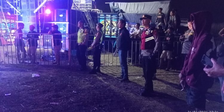 Boleh Menikmati Hiburan, Asal Patuhi Aturan,” Tegas Kapolsek Tarokan di Tengah Deru Cek Sound