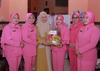 Jelang HUT Bhayangkara ke 80, Polres Jombang Gelar Anjangsana ke Anggota Yang Sakit Hingga Purnawirawan Polri