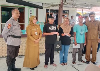 Penyaluran BLT DBH CHT Sebesar 800.000 di Balai Desa Losari