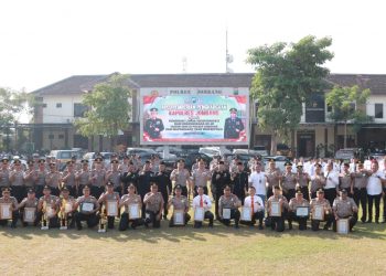 Kapolres Jombang Pimpin Upacara Penyerahan Hadiah Lomba Hari Bhayangkara ke-80