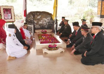 Dandim 0808/Blitar Ikuti Upacara HUT RI Ke-81 Dan Ziarah Nasional Di Makam Bung Karno