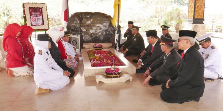Dandim 0808/Blitar Ikuti Upacara HUT RI Ke-81 Dan Ziarah Nasional Di Makam Bung Karno