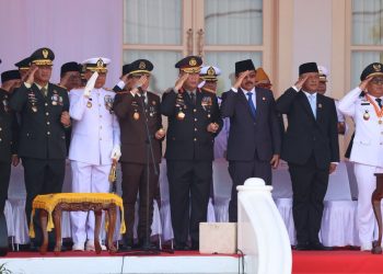 KAPOLDA KEPRI IKUTI UPACARA HUT KE-81 KEMERDEKAAN RI, PERKUAT SINERGI JAGA KEAMANAN KEPRI