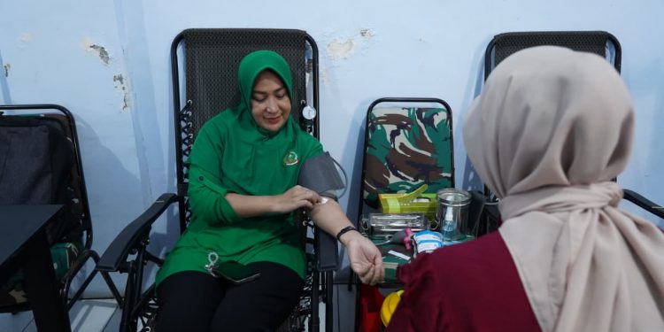 Wujud Nyata Kemanunggalan, Kodim 0808/Blitar Gelar Bakti Sosial Dan Baksoskes Serentak Sambut HUT Ke-81 TNI